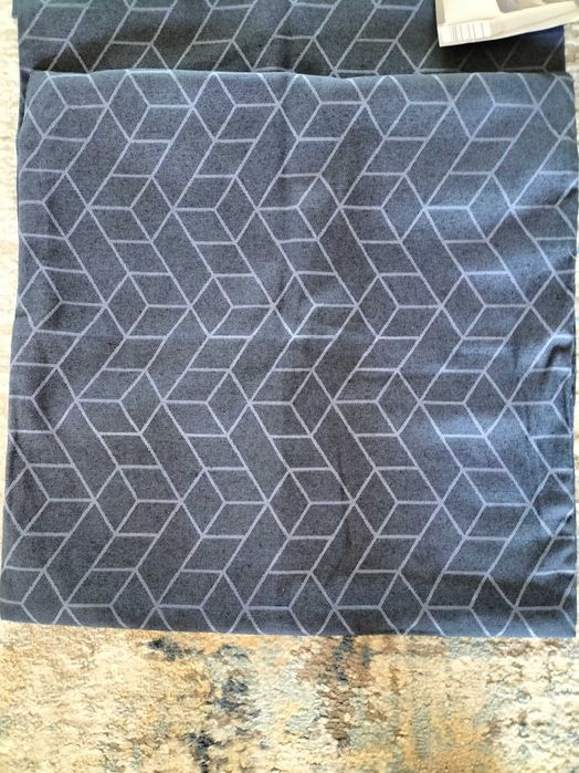 Cztery poszewki na poduszki