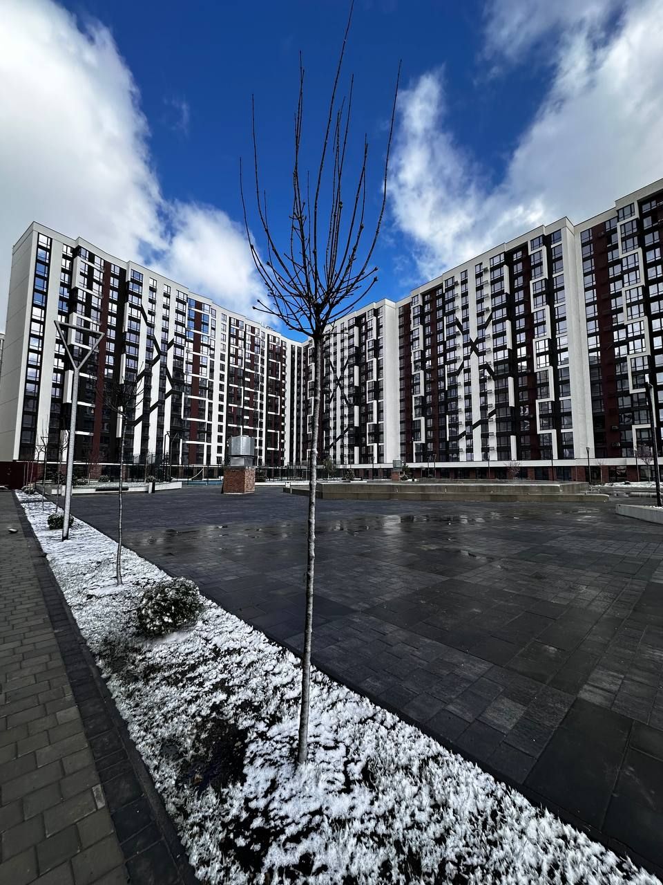 Продаю здану 2-к. кв. в ЖК "Manhattan"(єОселя,єВідновлення,постанови)