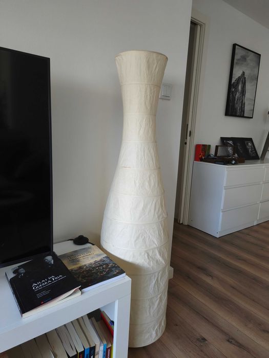 Candeeiro de pé alto sala/quarto