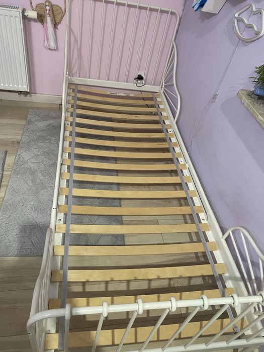 Łóżko Ikea Minnen rosnące z materacem