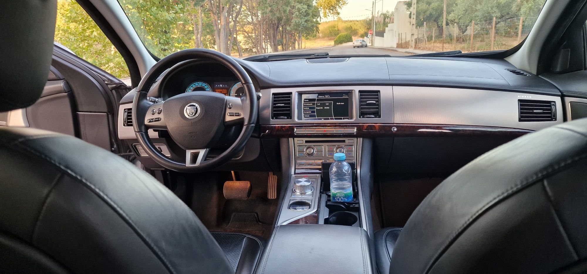 Jaguar XF 3.0 imaculado