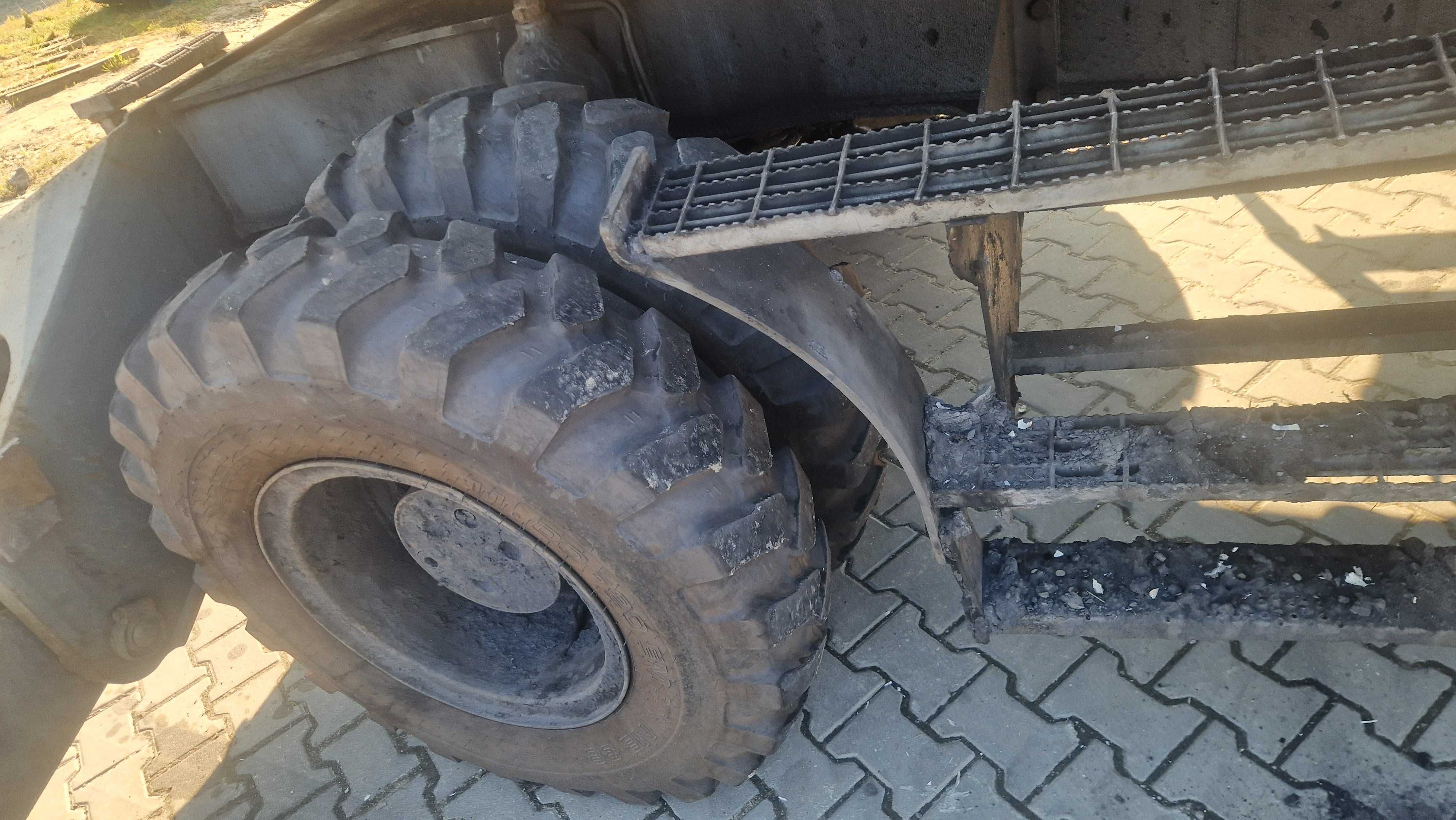 koparka liebherr A 924 litronic koła 1100r20 łożysko obrotu wieniec