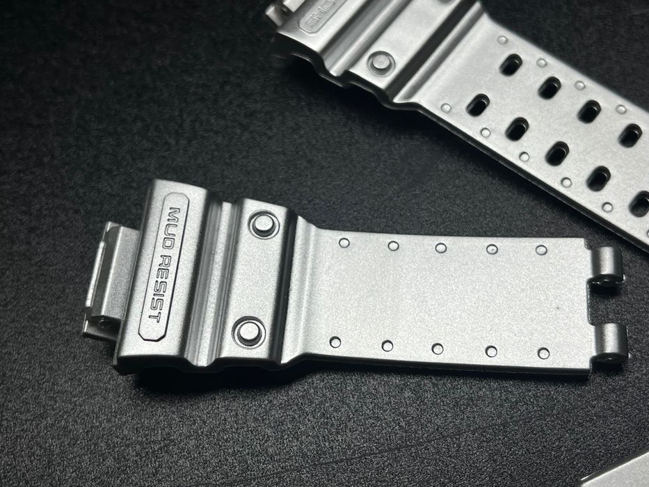 Casio G-Shock GX-56 pasek kolor sebrny