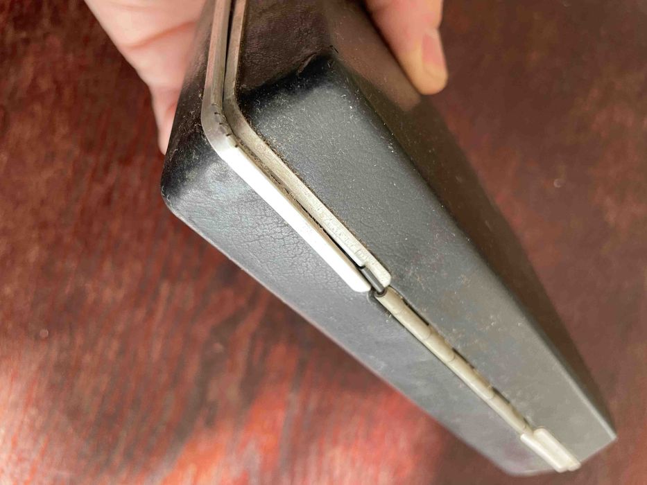 Електробритва Агідель двоножева.