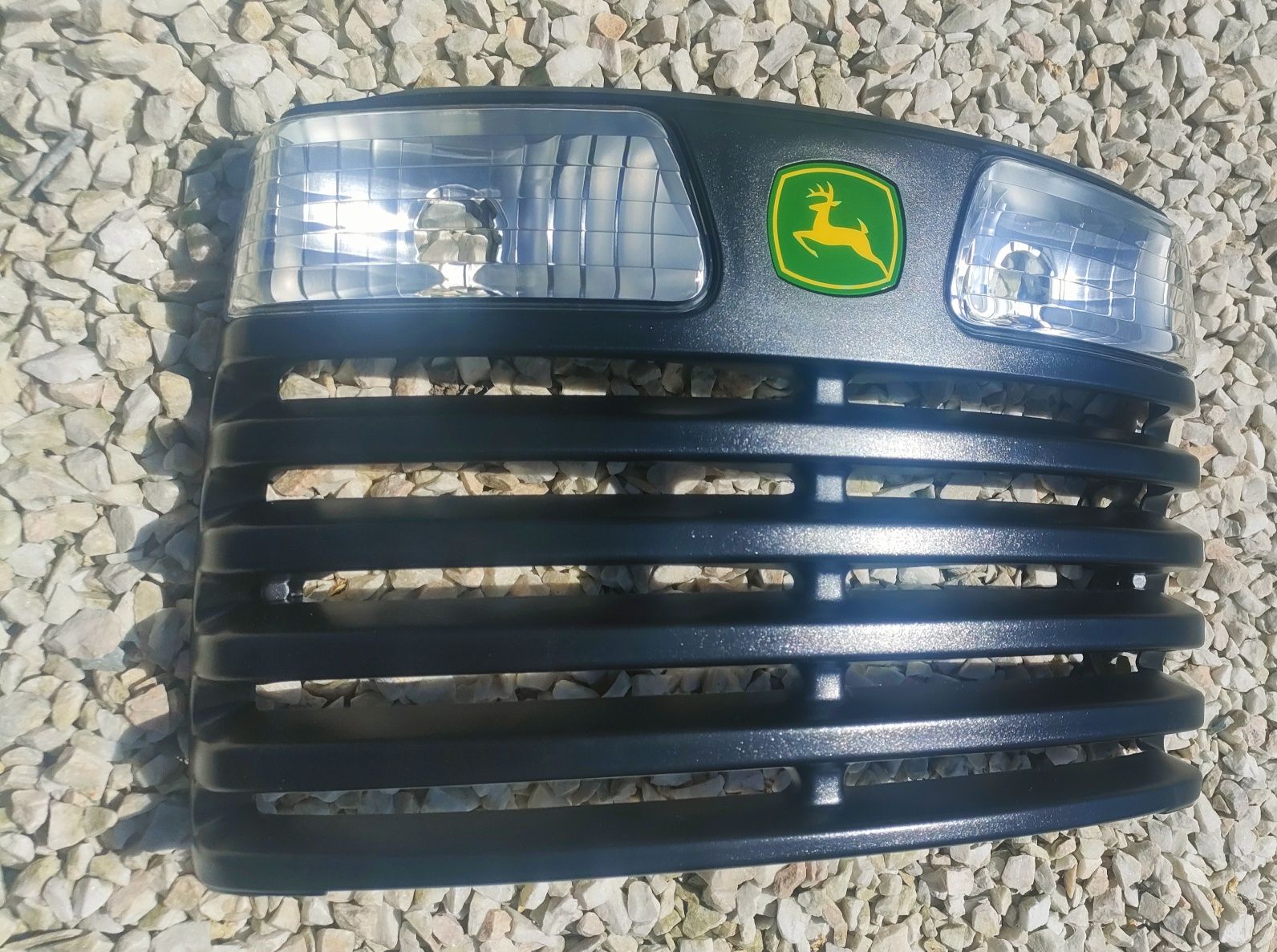 Traktorek kosiarka John Deere lt ltr grill maski przód