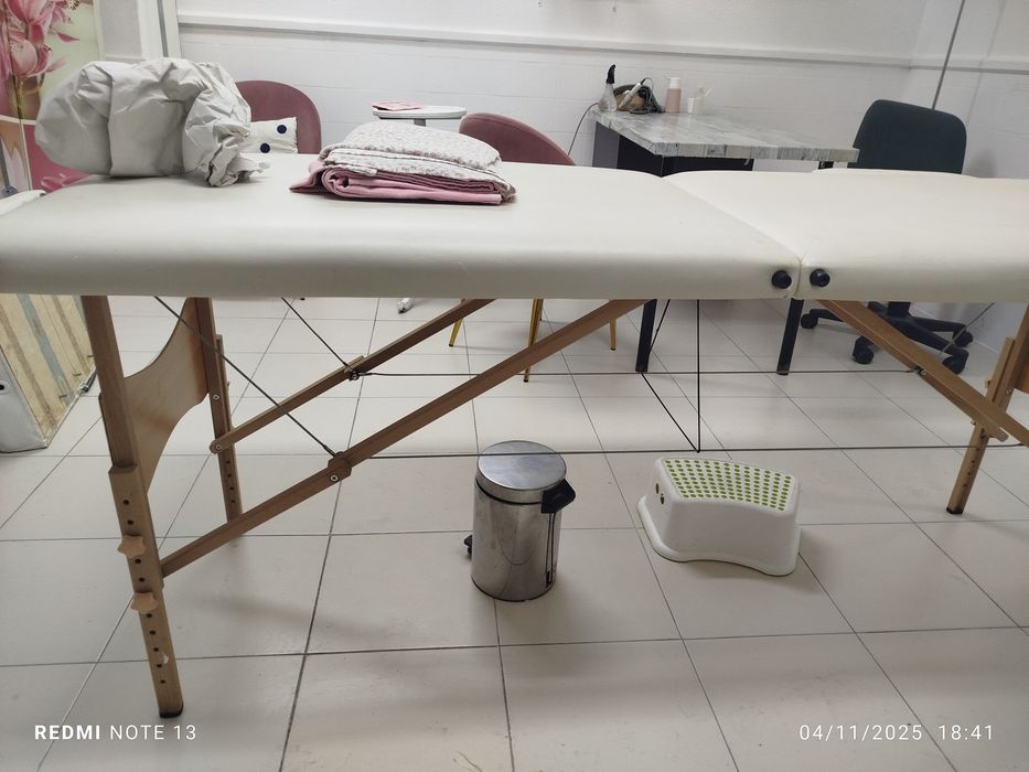 Marquesa portátil de madeira.