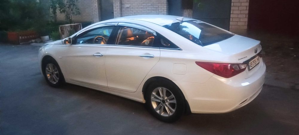 Hyundai Sonata Гибрид 2010 року