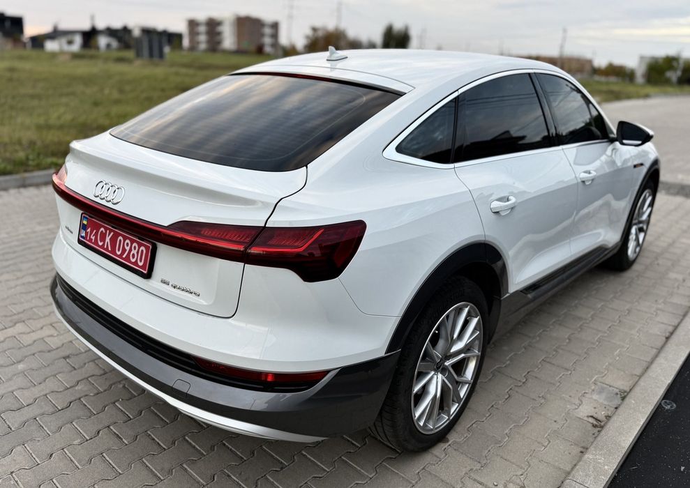 Ауді Audi Е-TRONE Sportback 2023 електро Рівне без підкрасів, 38 тис.п