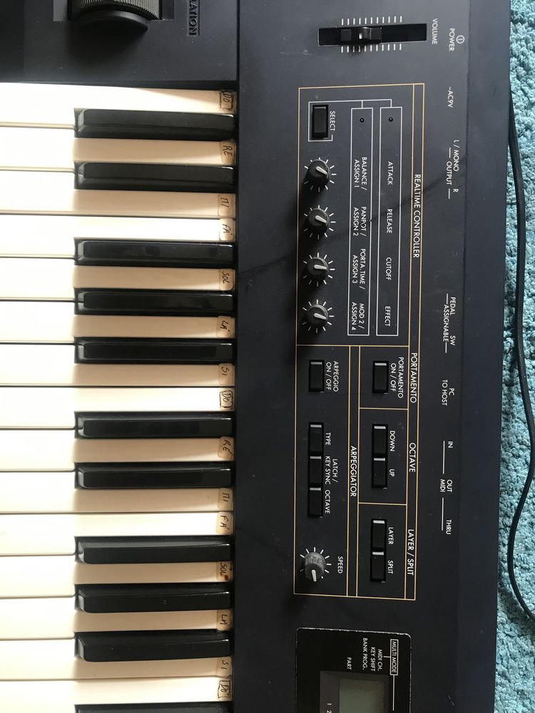 Piano Korg N5 Music synthesizer - capa incluida