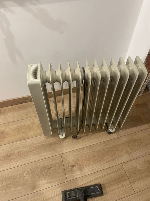 Grzejnik elektryczny 2000W sprawny dziala doskonale