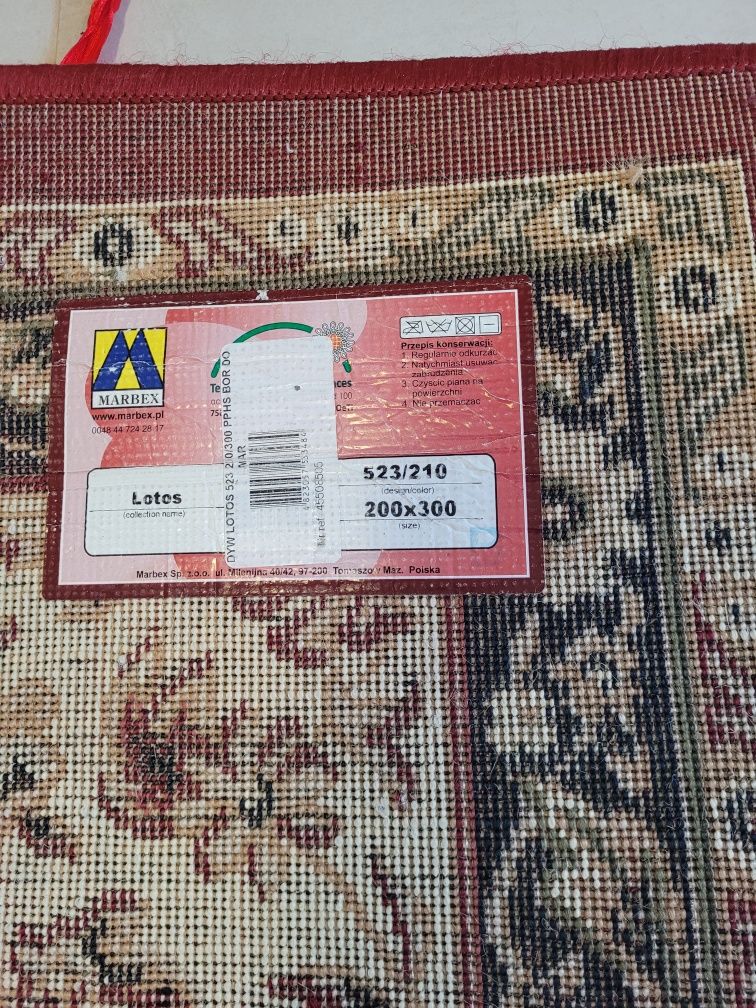 Dywan bardzo zadbany