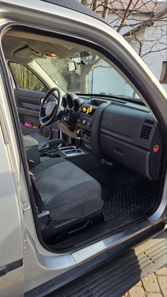 Авто Dodge Nitro