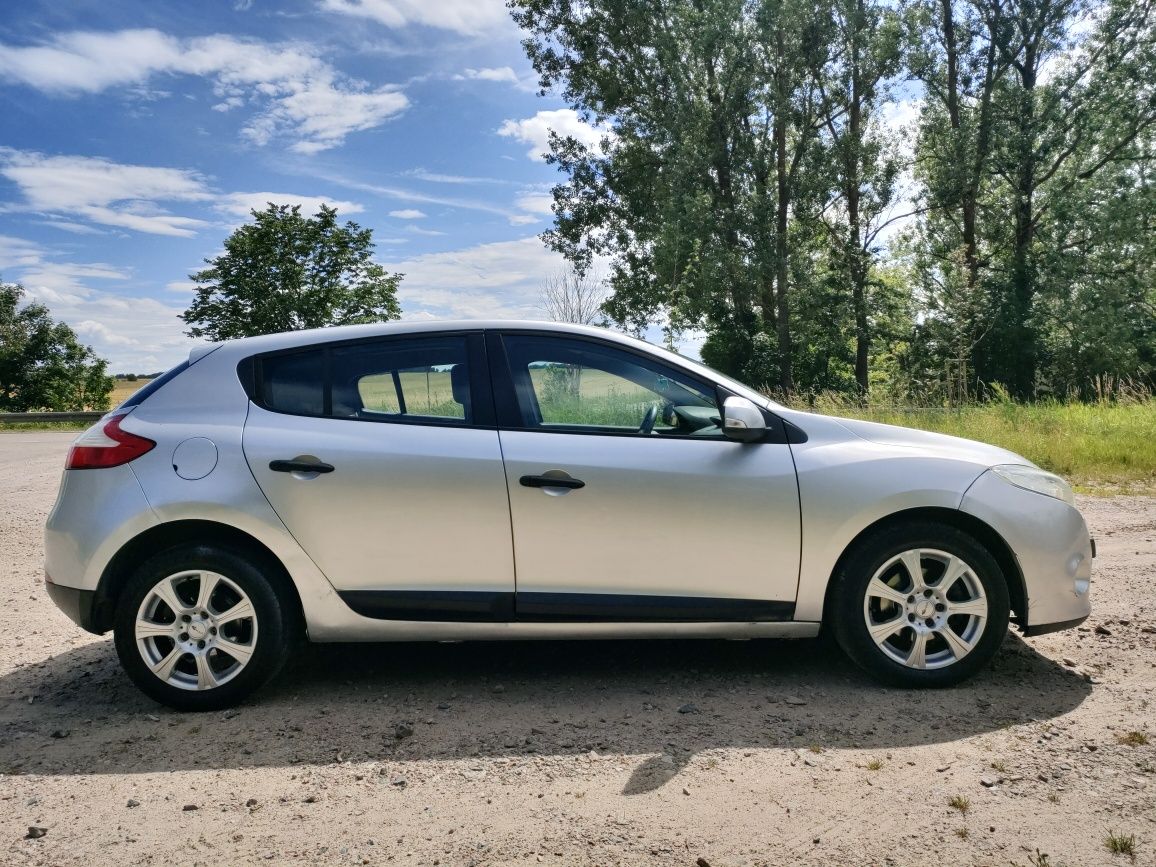 Renault Megane 3 III 1.5dci manual 5drzwi doinwestowany tanio!