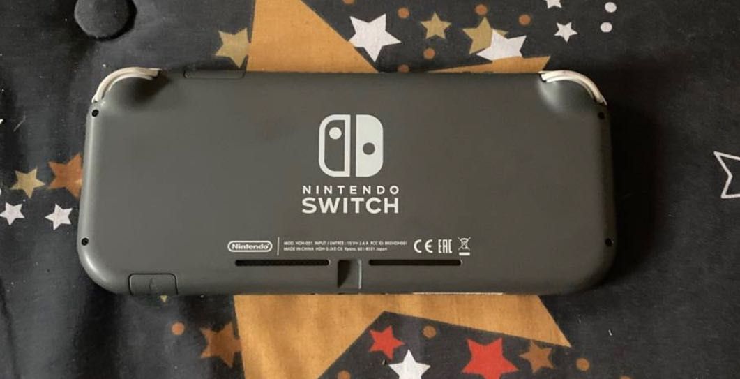 Nintendo Switch Lite на 32 гб