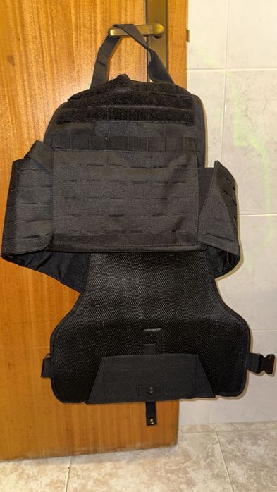 VENDO- Colete Tático Plate Carrier Laser-Cut – NOVO – Fardas de Elite