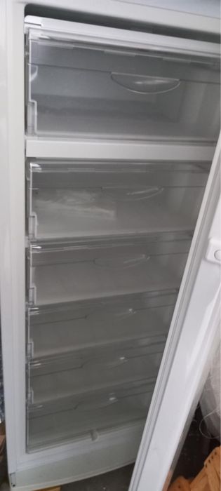 Продам морозильну камеру Atlant.