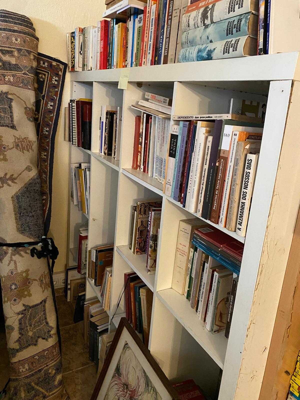 stock de 1000 livros de diferentes categorias, bom estado.