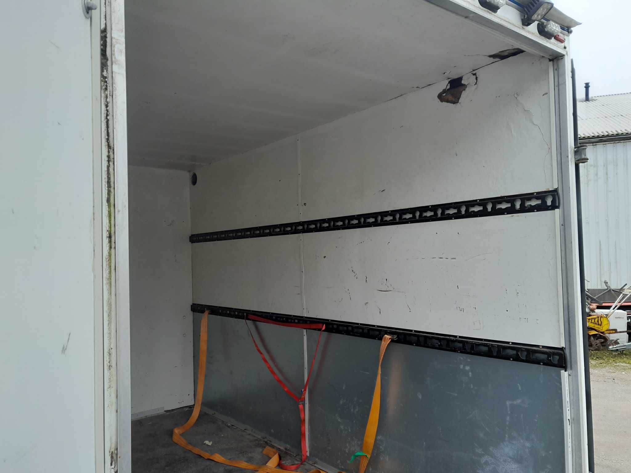 Przyczepa  kontener dwie osie Niewiadow Selandia F 1326  cargo
