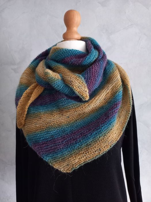 Chusta robiona ręcznie na drutach