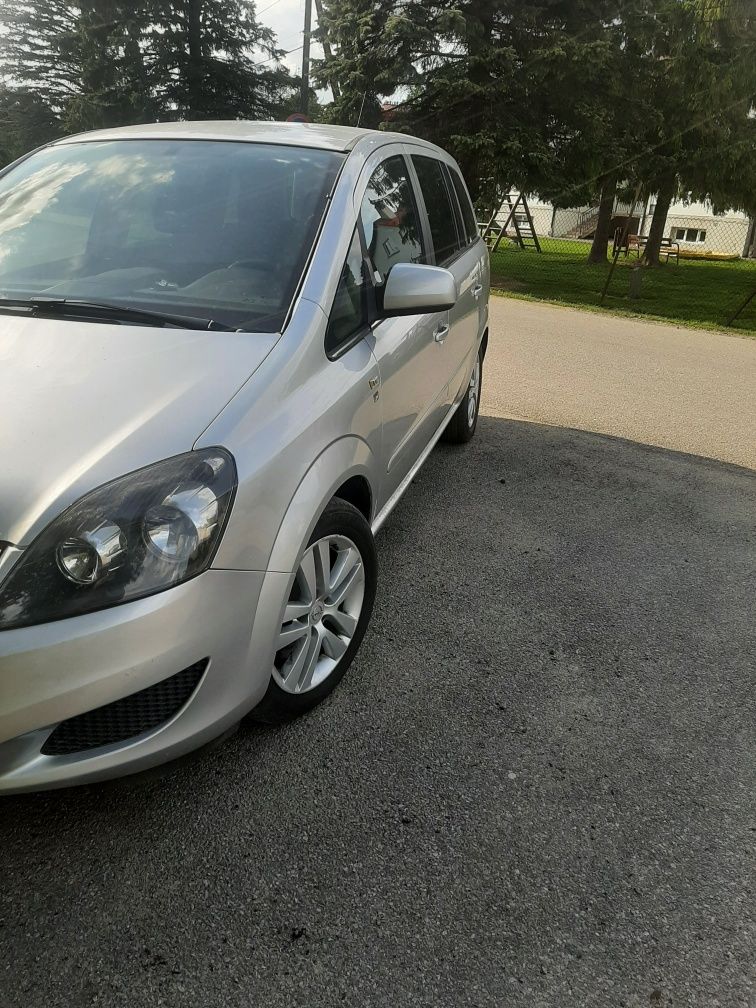 Opel Zafira Automat 1.9 cdti