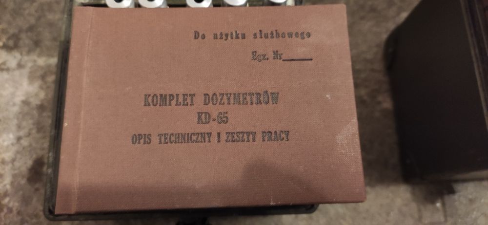 Dyzometry w skrzynce wojsko PRL