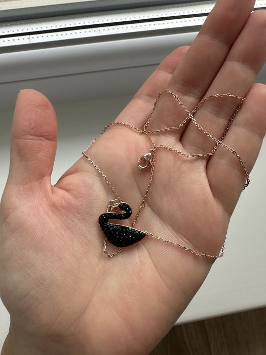 Подвеска на шею лебедь