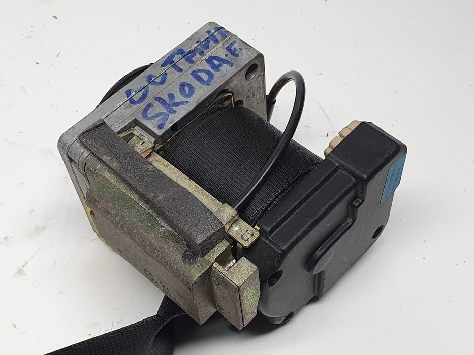 Cinto frente direito SKODA Octavia I Hatchback (1U2)