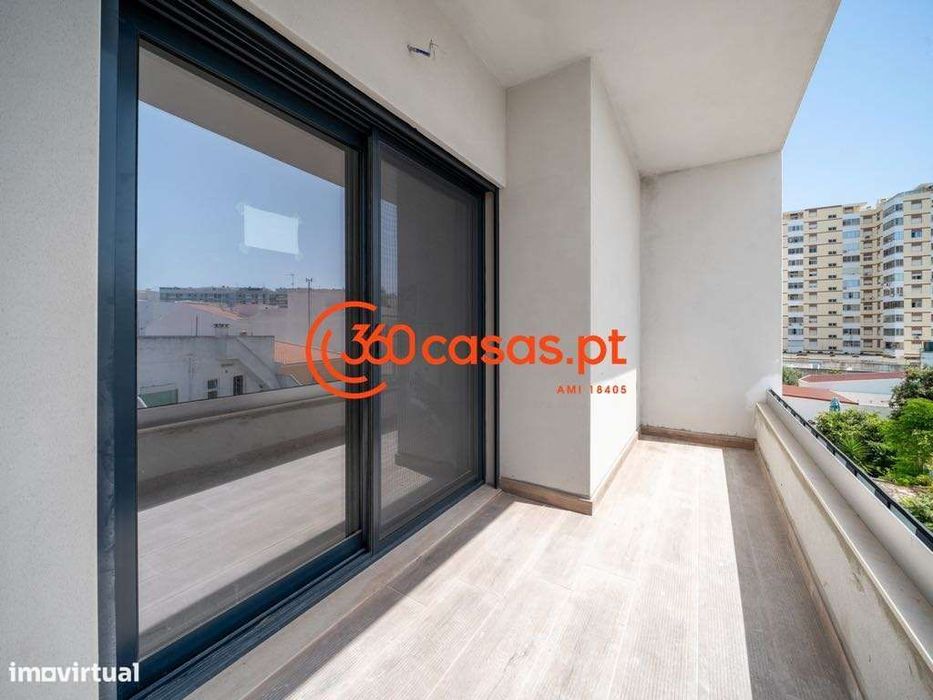 Apartamento T2 novo com garagem em Faro
