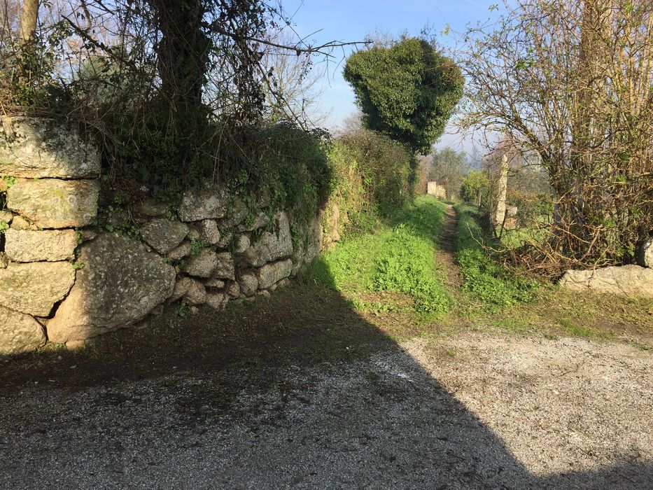 Terreno urbano 2050 m2