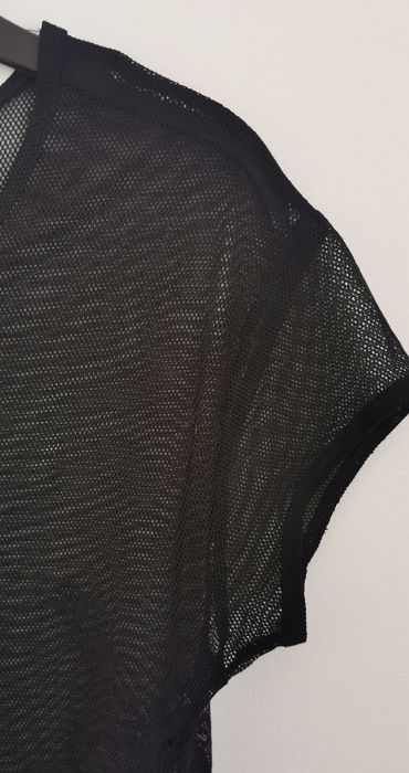 Koronkowa czarna bluzka na krótki rękaw