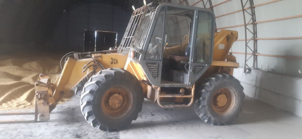 Телескопічний навантажувачJSB 525