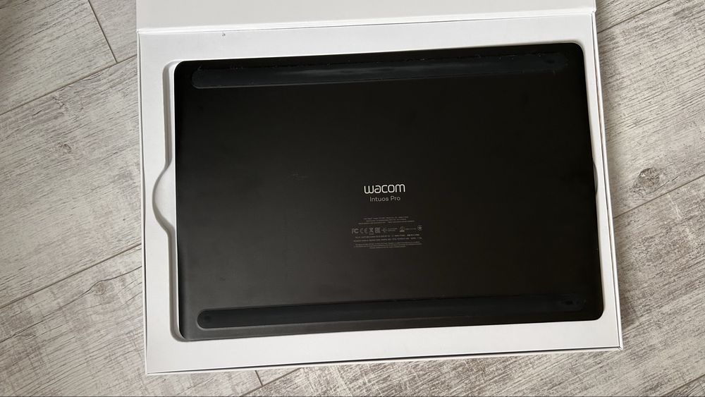 Графічний планшет Wacom Intuos Pro L (PTH-860-N)