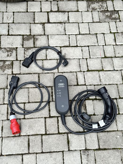 Зарядка для авто Audi e-tron 3x16A| 11 кВт |Type 2| Європа 8V4971675AS