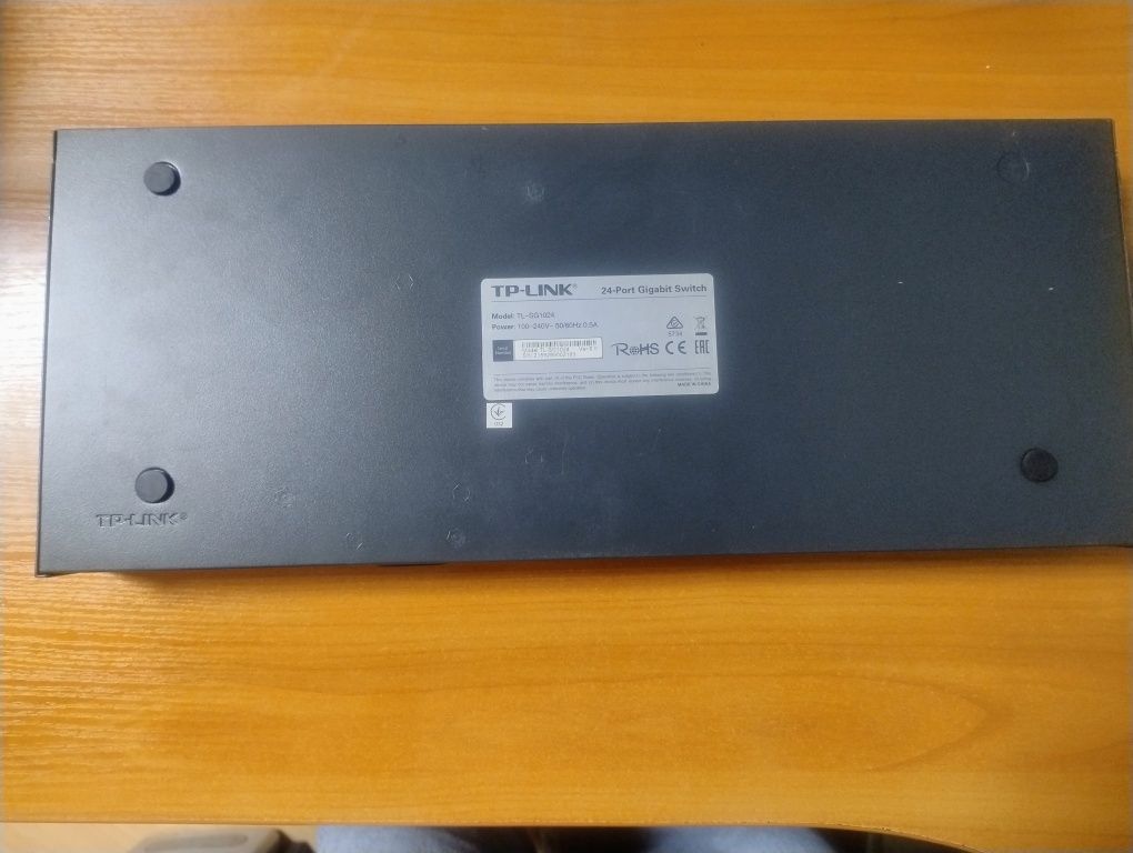 Комутатор  TP-link TL-SG1024