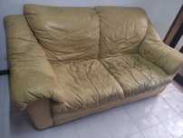 Sofa em pele usado