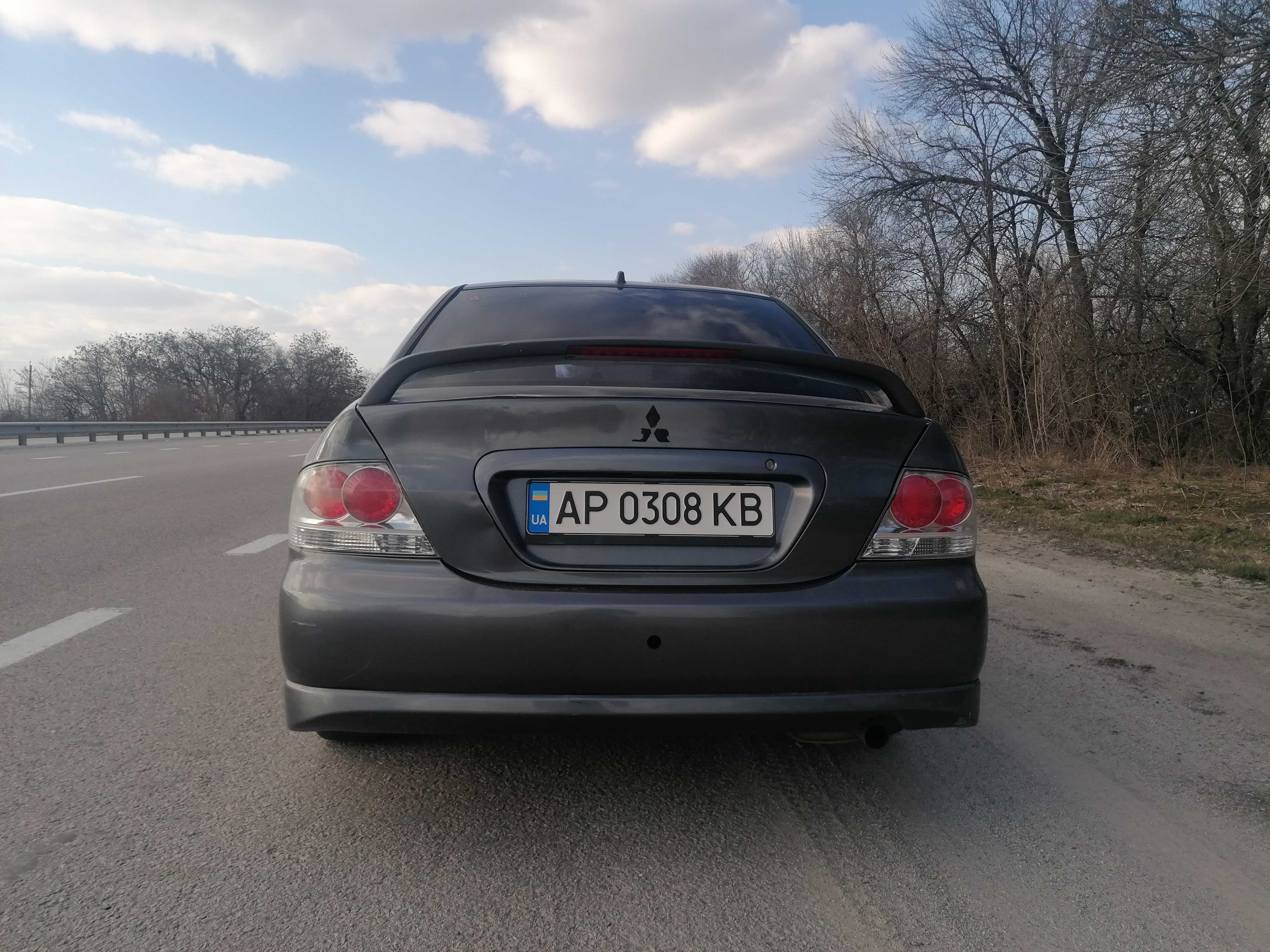 Продам mitsubishi lancer 2.0