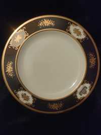 Serviço de mesa Versailles em Porcelana bordados em Ouro