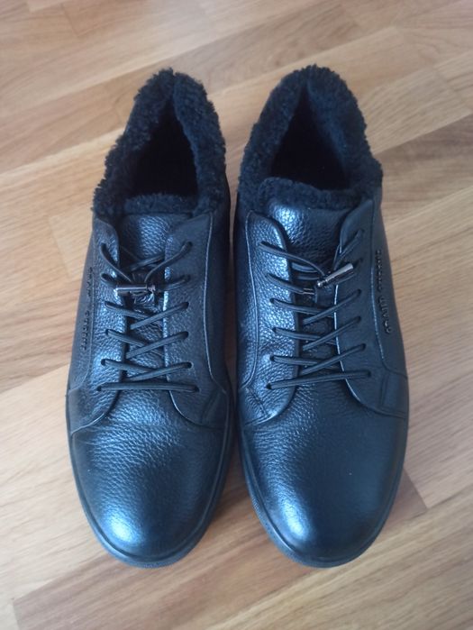 Шкіряні кросівки