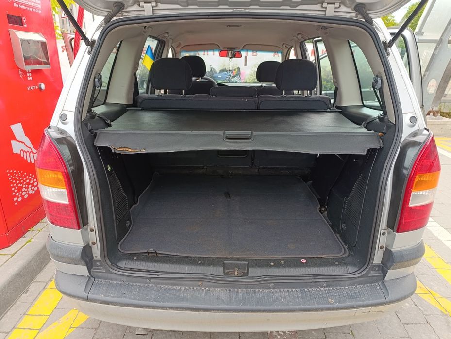 Авто Opel Zafira A