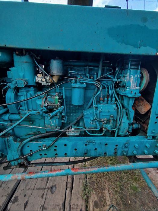 Продам трактор ЮМЗ-6 в хорошем состоянии, есть плуг, культиватор, 2ПТС