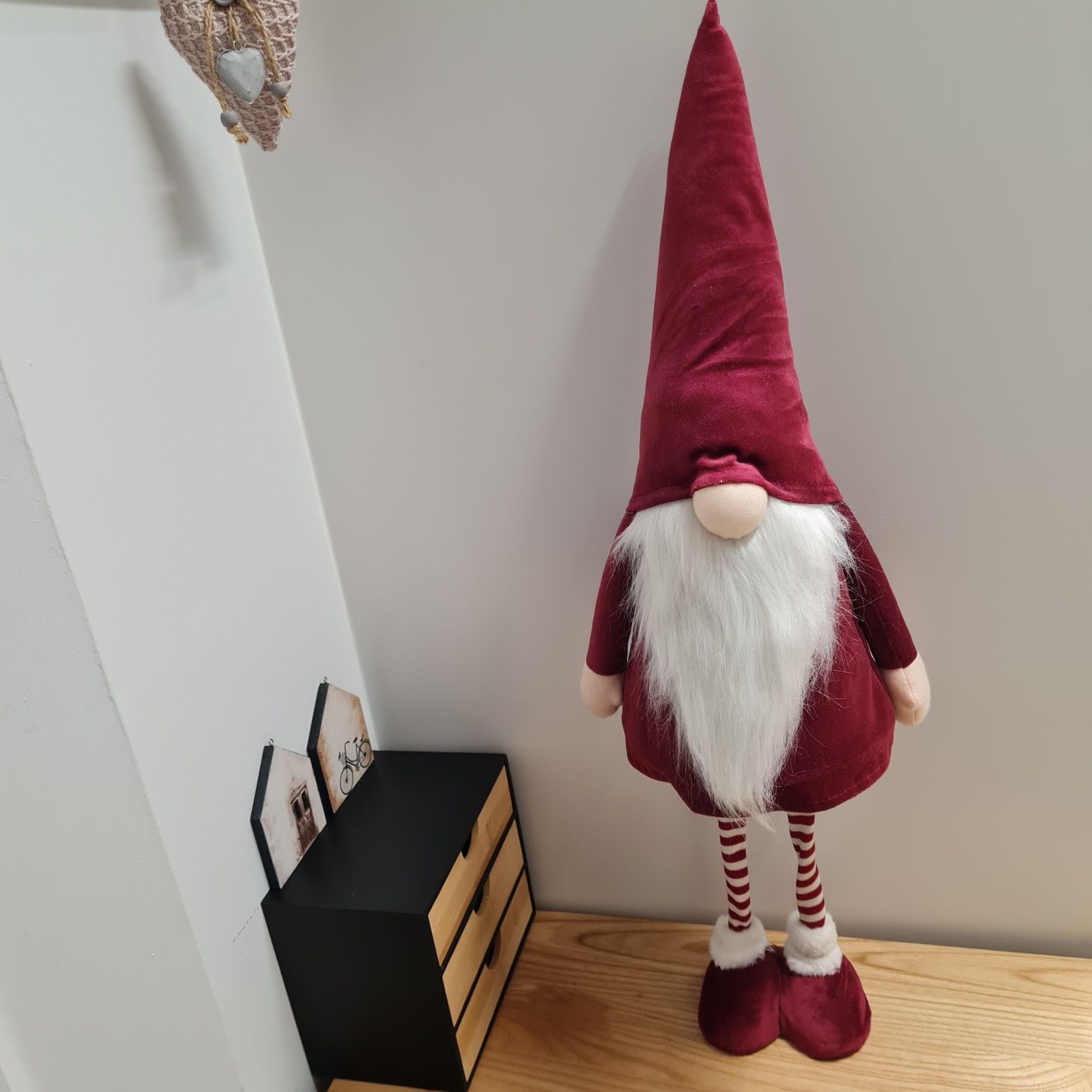 Kik dekoracyjny skrzat świąteczny czerwony krasnal figurka 73 cm Nowy