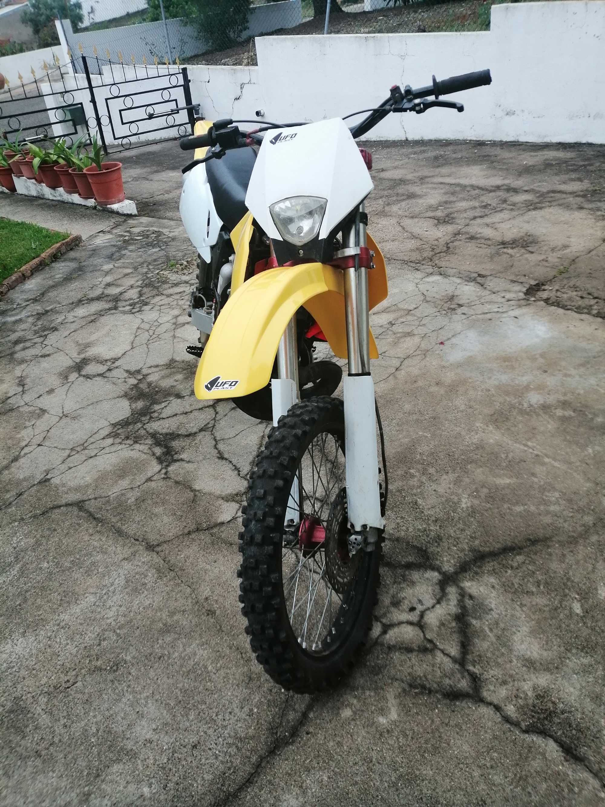 Suzuki rm 250 restaurada