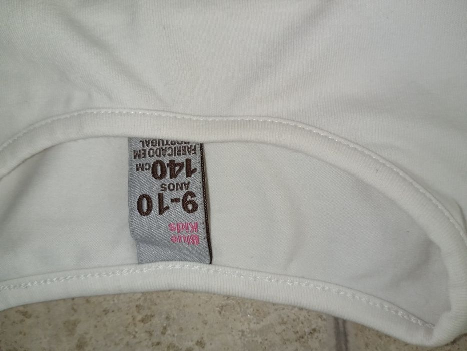 Roupa marca variada impecável