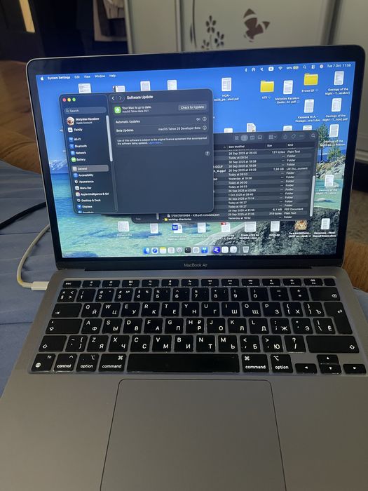 Macbook Air (M1, 2020, 8/256)