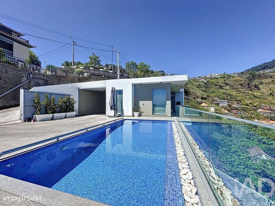 Casa / Villa T2 em Arco da Calheta de 146,00 m2
