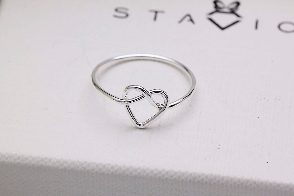 srebrny pierścionek staviori