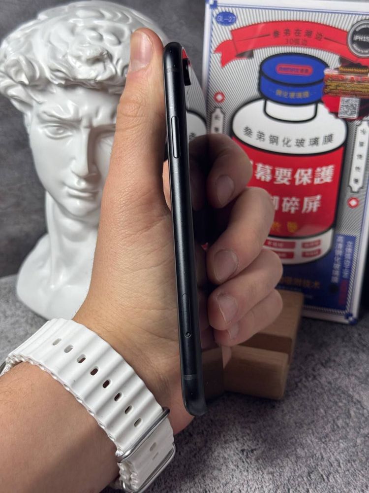 Продам Iphone XR/64GB