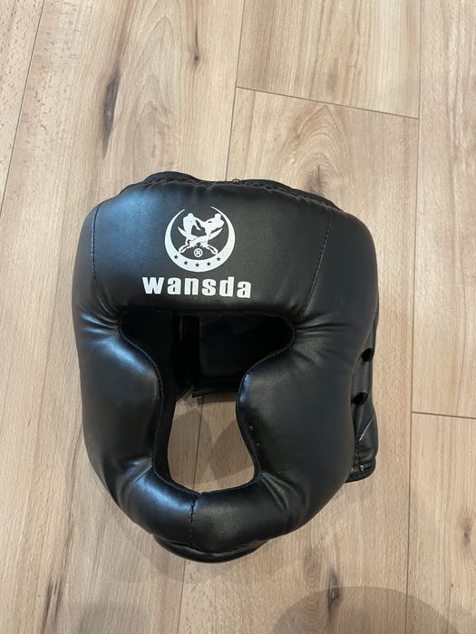 Kask bokserski , ochraniacz na głowę WANSDA
