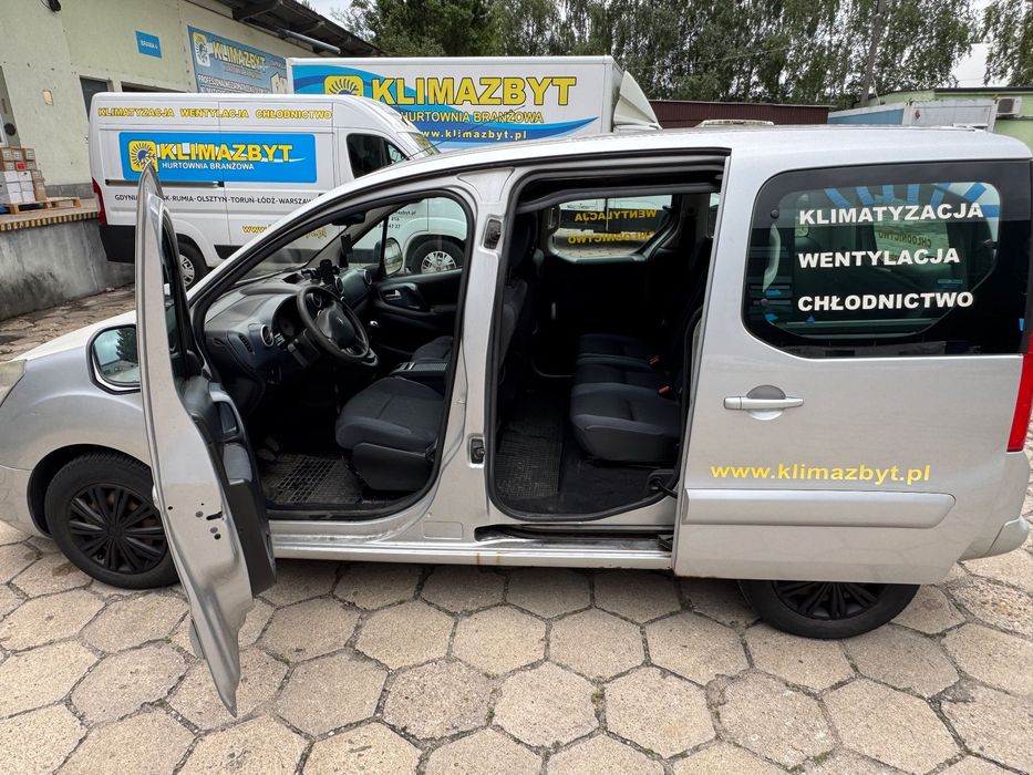 Peugeot Partner Peugeot Partner Tepee 1,6 Srebrny 2009 , 242222 km przebiegu