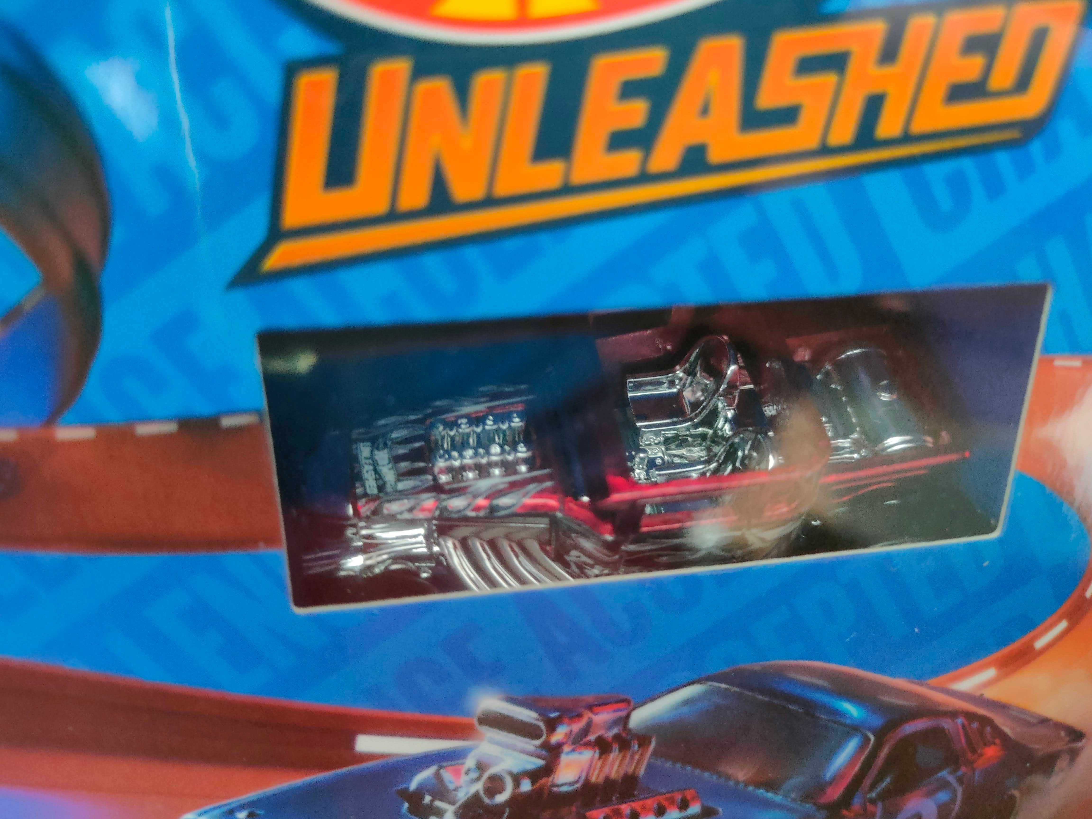 Gra XBox One/S/X - Hot Wheels Unleashed z resorakiem w zestawie